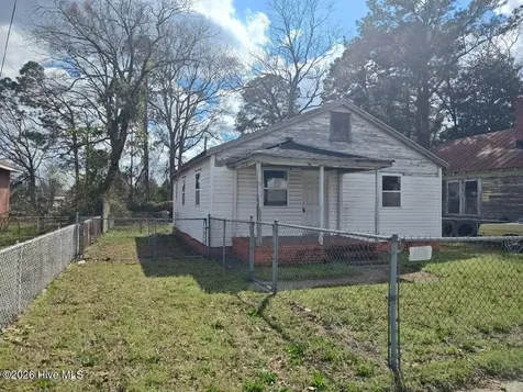 317 E Peyton Avenue Kinston NC 28501