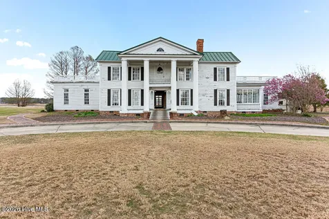 793 Daphne Lane Vass NC 28394