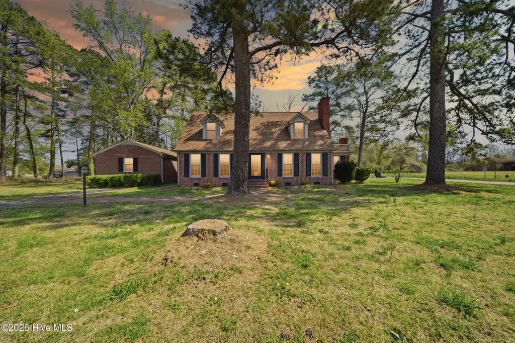 201 N Linden Street Woodland NC 27897