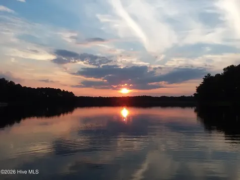 11 E Lake Road Wagram NC 28396