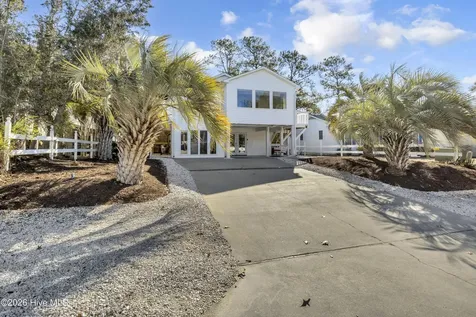 212 NE 35th Street Oak Island NC 28465