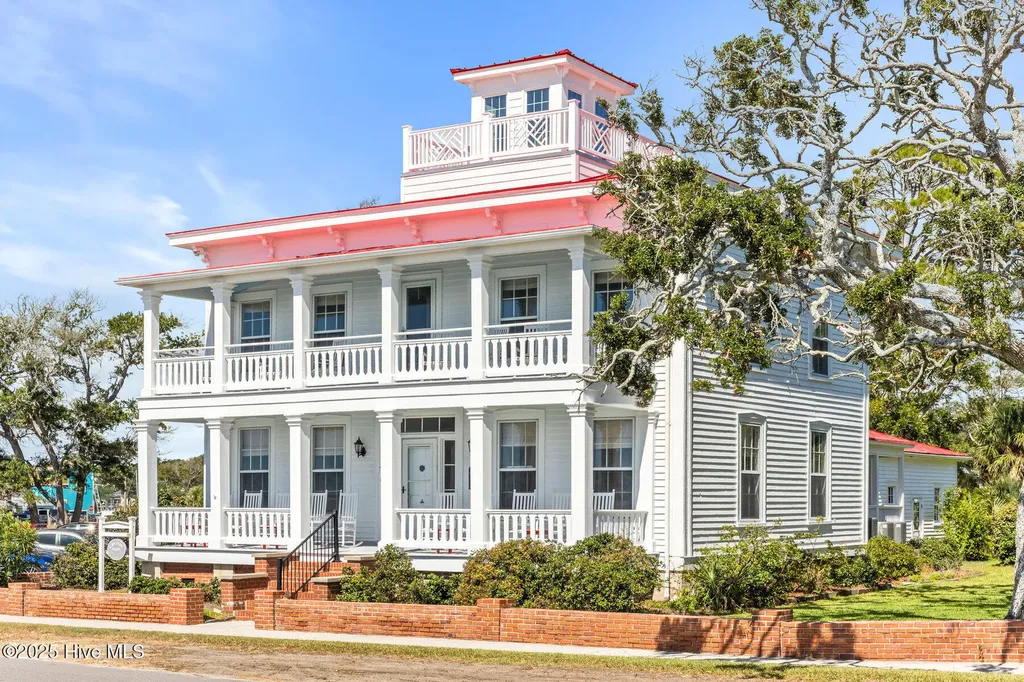 216 W Bay Street Southport NC 28461