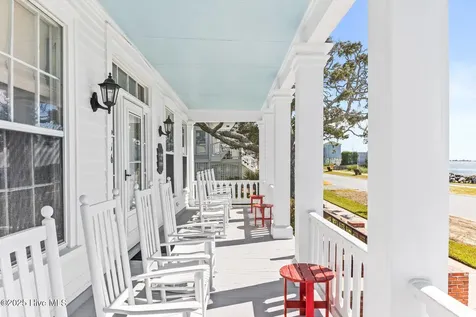 216 W Bay Street Southport NC 28461