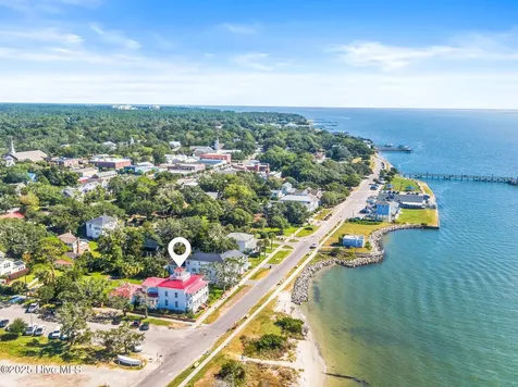 216 W Bay Street Southport NC 28461