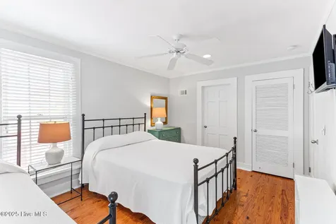 216 W Bay Street Southport NC 28461