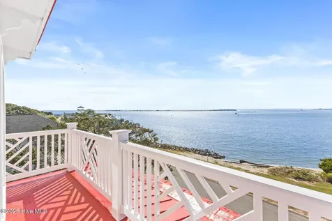 216 W Bay Street Southport NC 28461
