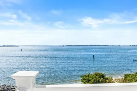 216 W Bay Street Southport NC 28461