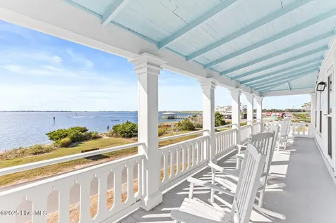 216 W Bay Street Southport NC 28461