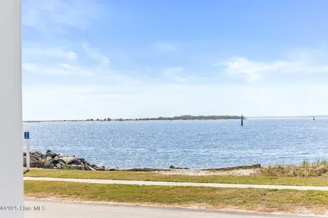 216 W Bay Street Southport NC 28461