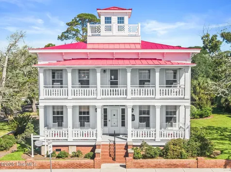 216 W Bay Street Southport NC 28461
