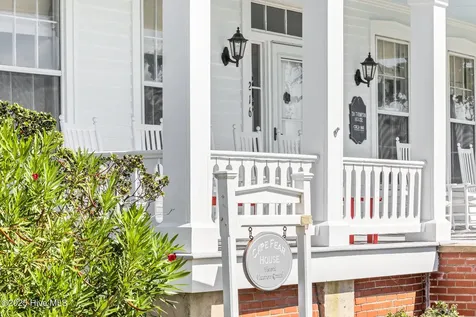 216 W Bay Street Southport NC 28461