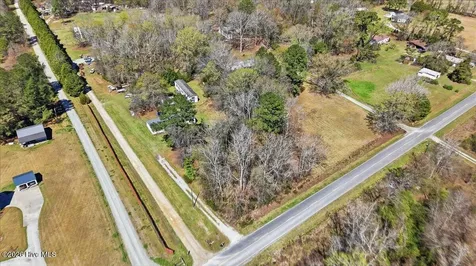 452 Pitt County Line Road Grifton NC 28530