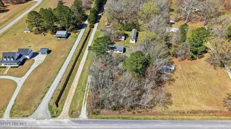 452 Pitt County Line Road Grifton NC 28530