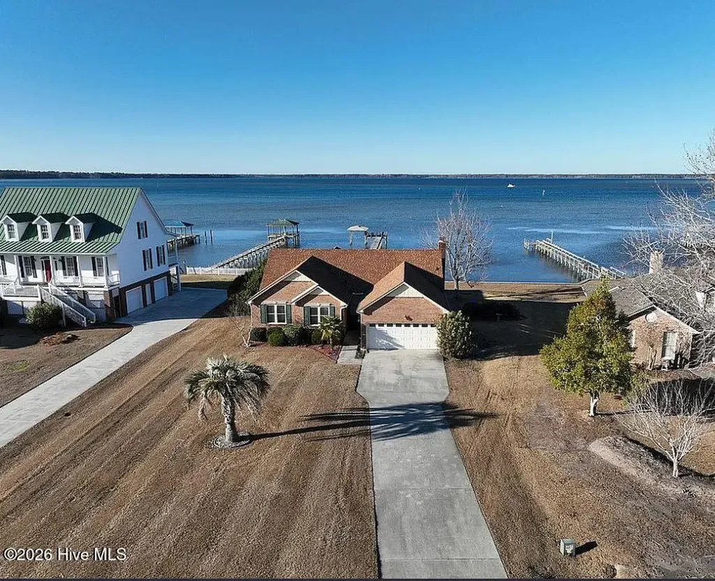615 Willbrook Circle Sneads Ferry NC 28460