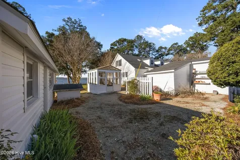1339 Bayview Road Bath NC 27808