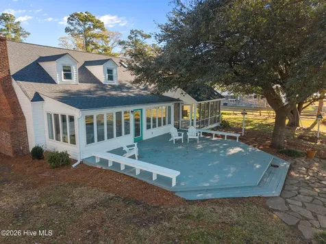 1339 Bayview Road Bath NC 27808