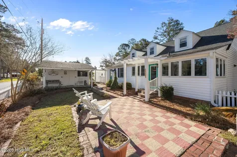 1339 Bayview Road Bath NC 27808