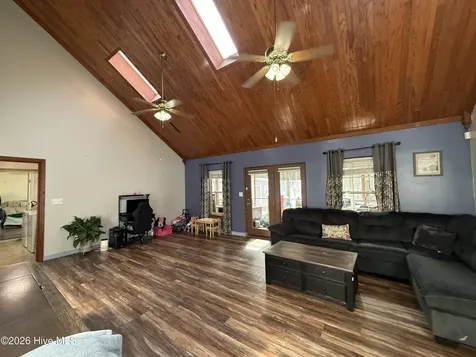 12221 Evergreen Lane Laurinburg NC 28352