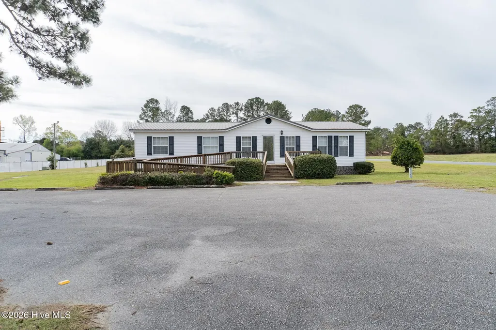 904 Jefferson Street Whiteville NC 28472