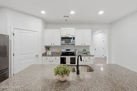 1586 Lightered Knot Court SE Bolivia NC 28422