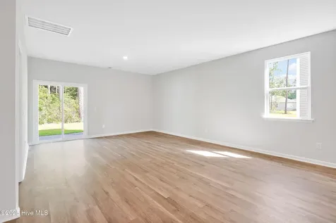 422 Oak Knoll Drive Jacksonville NC 28546