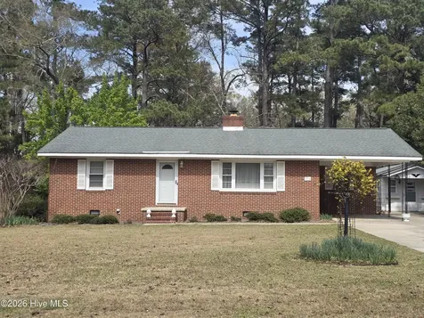 214 E Bladen Street Bladenboro NC 28320