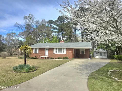 214 E Bladen Street Bladenboro NC 28320