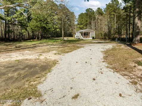 1097 Wells Road Jacksonville NC 28540