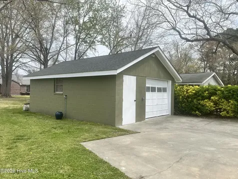 391 Second Street Ayden NC 28513