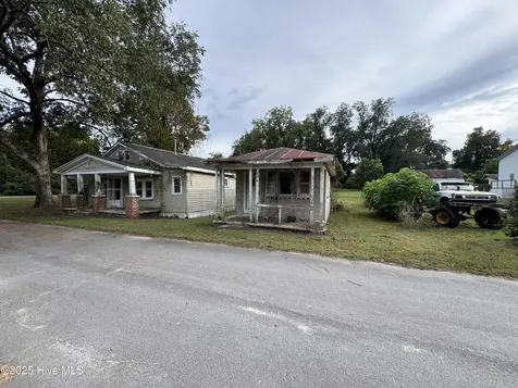 108 Bell Street Pollocksville NC 28573