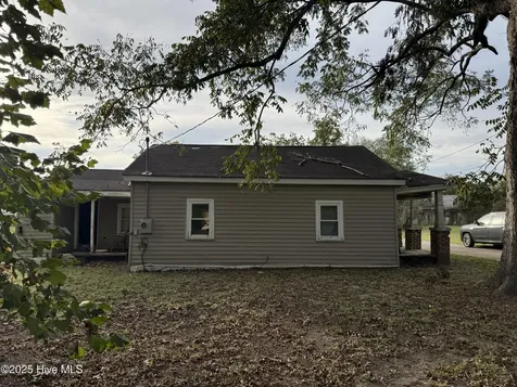 108 Bell Street Pollocksville NC 28573