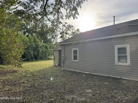 108 Bell Street Pollocksville NC 28573