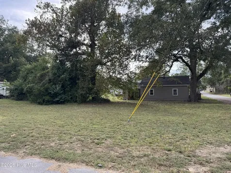 108 Bell Street Pollocksville NC 28573