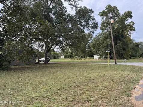 108 Bell Street Pollocksville NC 28573
