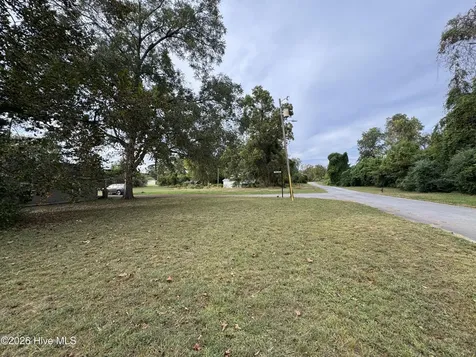108 Bell Street Pollocksville NC 28573