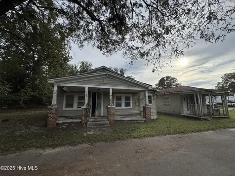 108 Bell Street Pollocksville NC 28573