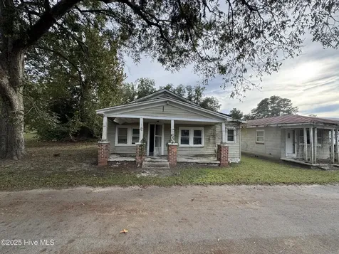 108 Bell Street Pollocksville NC 28573