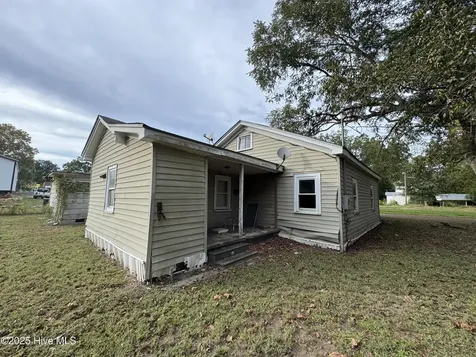 108 Bell Street Pollocksville NC 28573