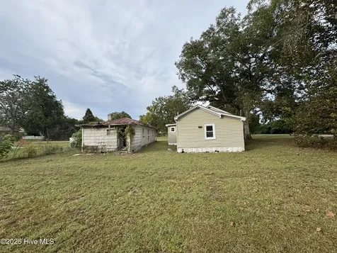 108 Bell Street Pollocksville NC 28573