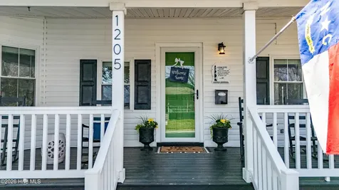 1205 Evans Street Morehead City NC 28557