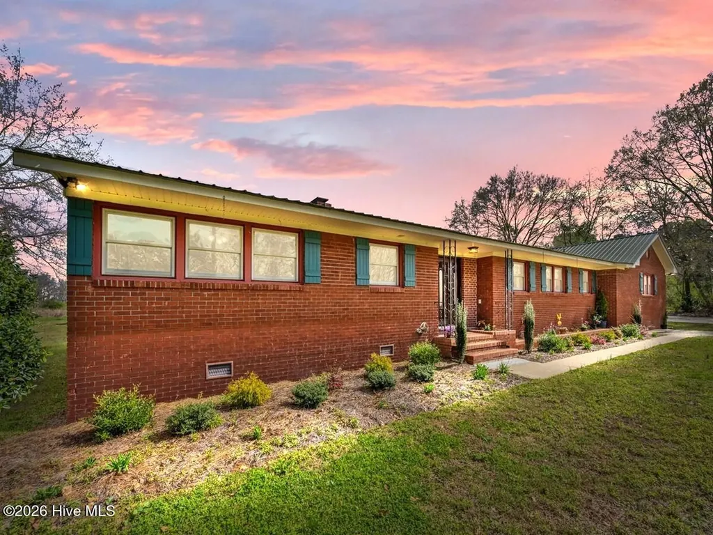 293 Old Chinquapin Road Beulaville NC 28518