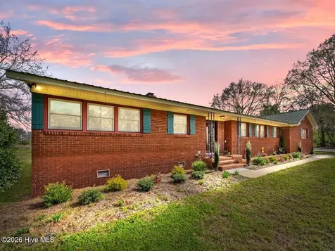293 Old Chinquapin Road Beulaville NC 28518