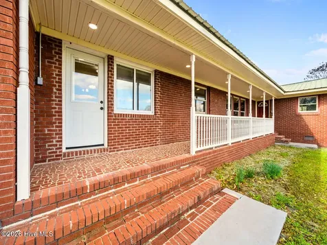 293 Old Chinquapin Road Beulaville NC 28518
