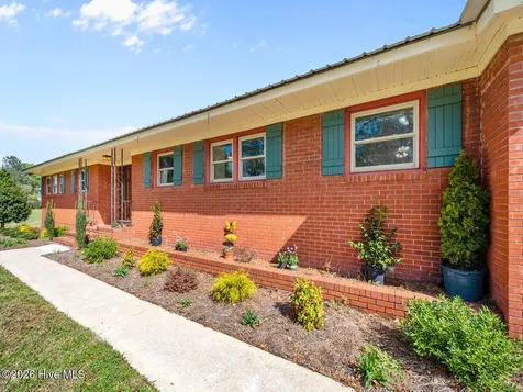 293 Old Chinquapin Road Beulaville NC 28518