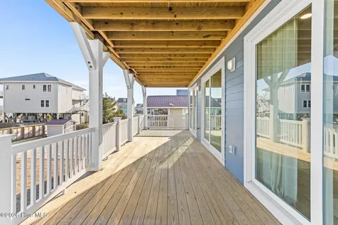 1826 N New River Drive Surf City NC 28445