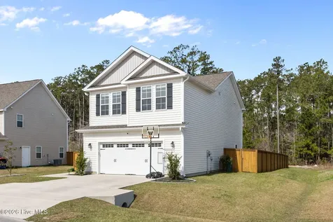 823 Cooke Drive Hubert NC 28539