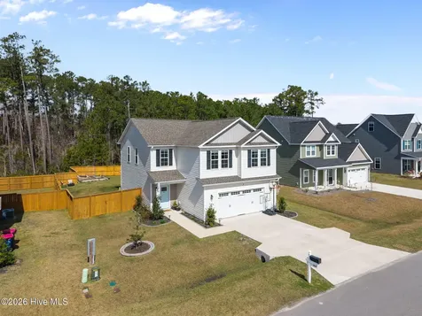 823 Cooke Drive Hubert NC 28539