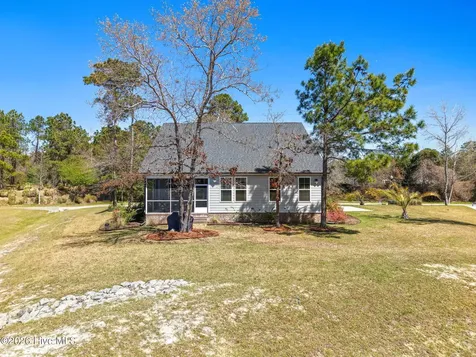 759 Hollybriar Loop Road SE Bolivia NC 28422