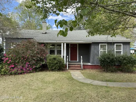 309 E Roseboro Street Roseboro NC 28382