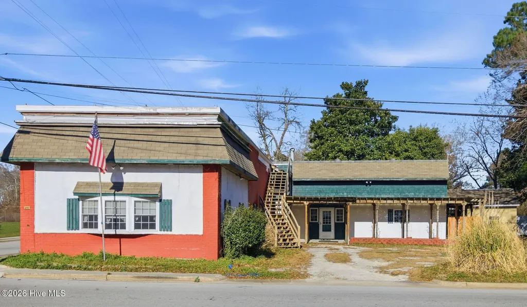 201 N Wilmington Street Richlands NC 28574